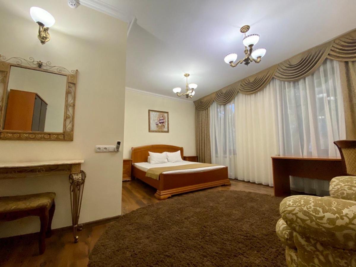 Boomerang Business Hotel Odessa Exterior foto
