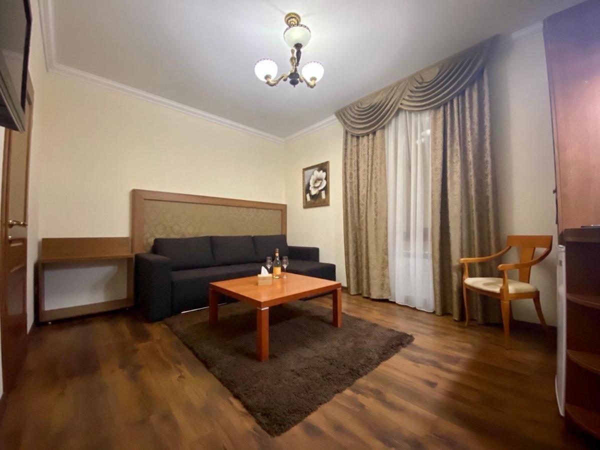 Boomerang Business Hotel Odessa Exterior foto